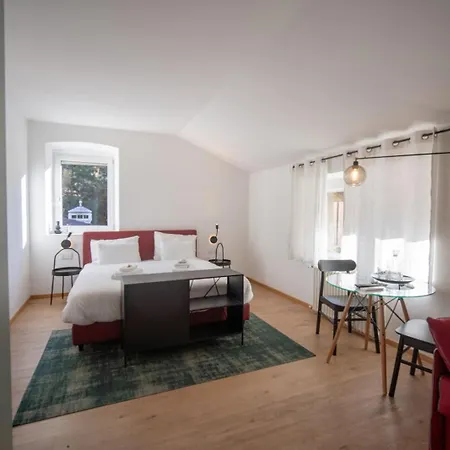 Diwine Bed & Breakfast