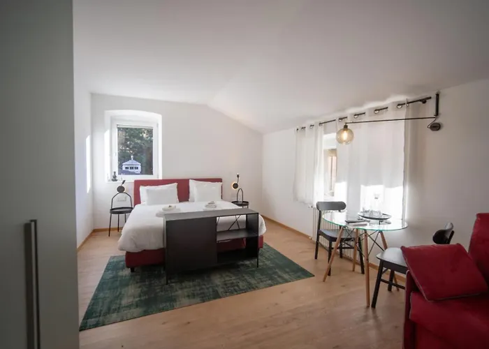 Diwine Bed & Breakfast